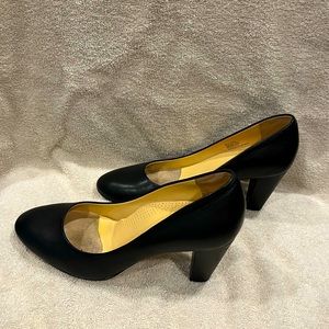 Ukies black leather heels